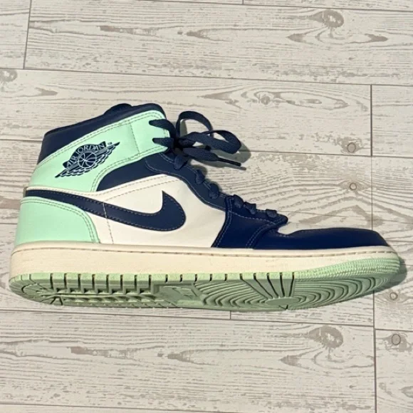 Men’s Nike Air Jordan 1 Mid “Blue Mint” Sneakers Size 9 - Picture 9 of 11